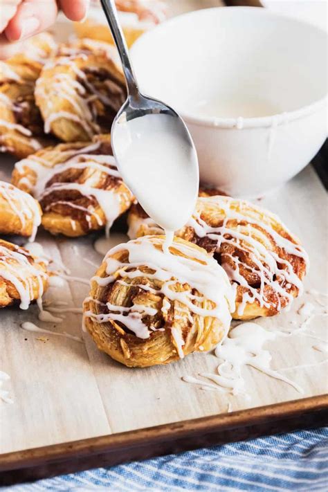 puff-pastry-cinnamon-rolls-recipe-sugar-cloth image