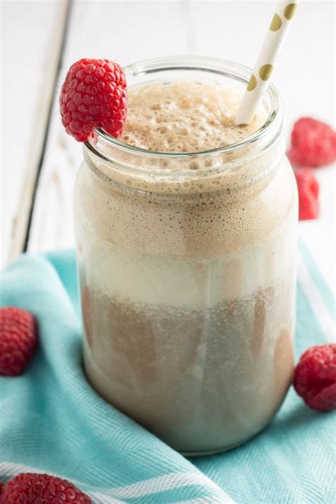 raspberry-protein-frappuccino-physical-kitchness image