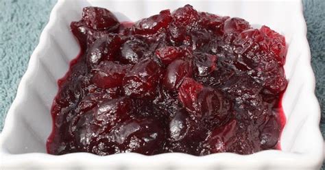 homemade-amaretto-cranberry-sauce-whats image