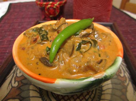 kerala-style-brinjal-curry-recipe-spicy-eggplant-curry image