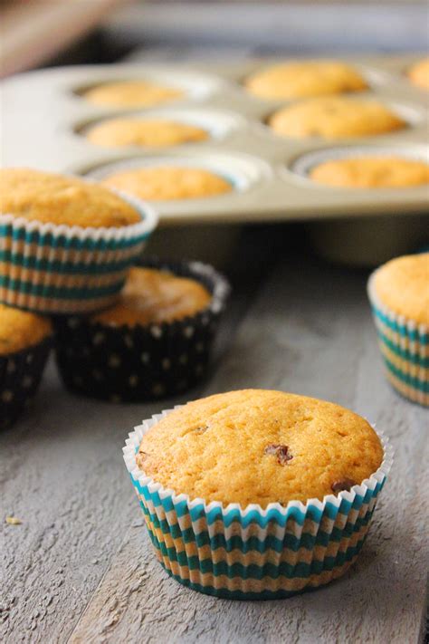 easy-mini-chocolate-chip-pumpkin-muffins image