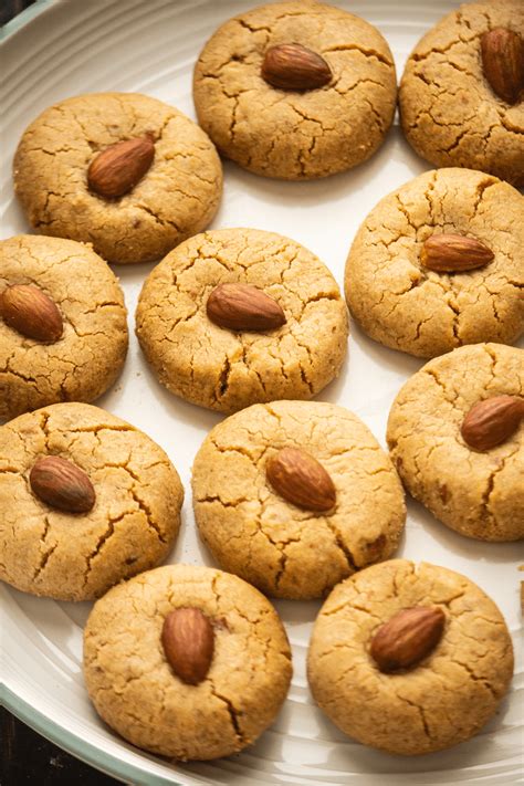 chinese-almond-cookies-杏仁餅-wok-and-kin image