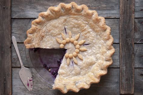 mary-blenks-maine-wild-blueberry-pie-new-england image