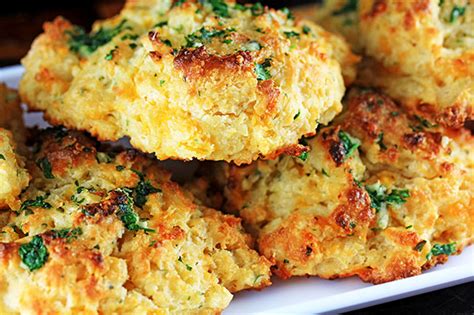 garlic-and-herb-cheddar-biscuits-red-lobster-style image