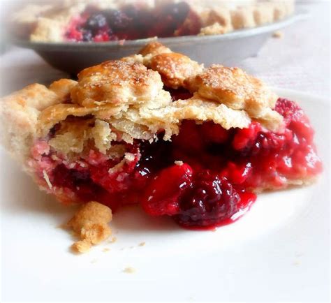 what-is-a-bumbleberry-bumbleberry-pie-bumbleberry image