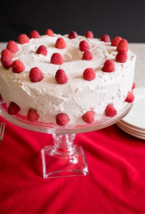 angel-food-cake-with-raspberries-and-cream image