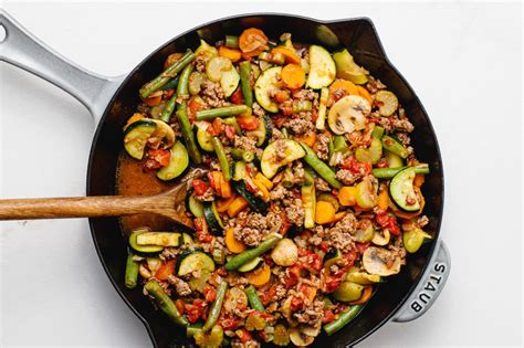 low-fat-skillet-ground-beef-and-vegetables image