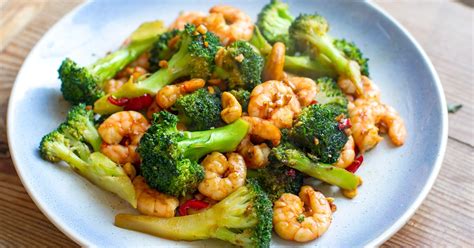 prawn-stir-fry-with-broccoli-cashew-nut-irena-macri image