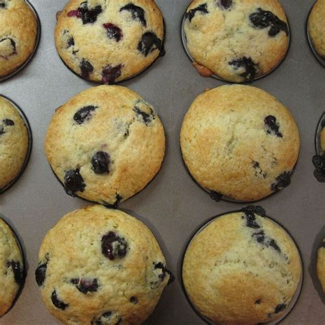 best-maine-blueberry-muffins-recipe-how-to-make image
