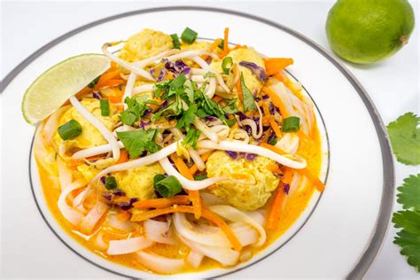 the-best-thai-chicken-noodle-bowl-recipe-i-believe-i image