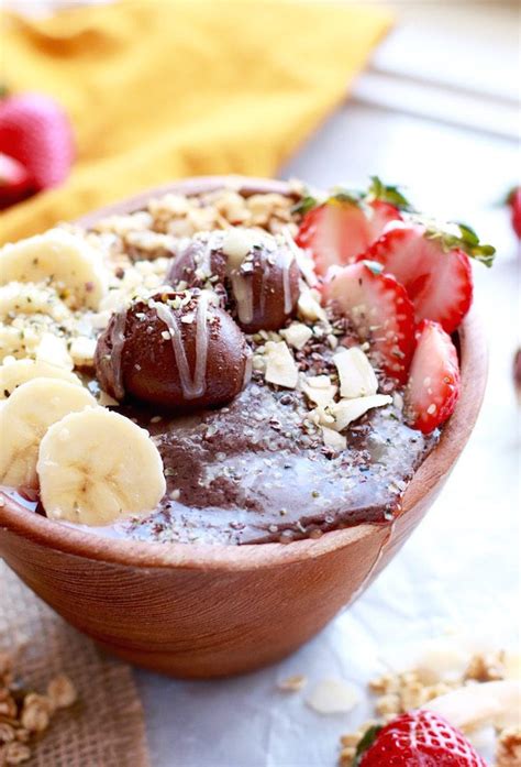 loaded-acai-smoothie-bowl-nutrition-in-the-kitch image