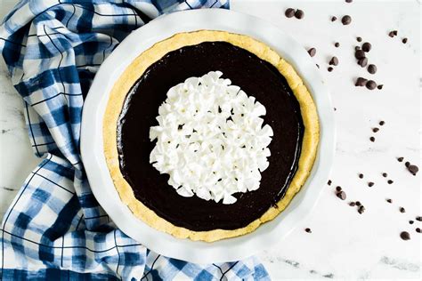 low-carb-chocolate-whipped-cream-pie-thats-low image