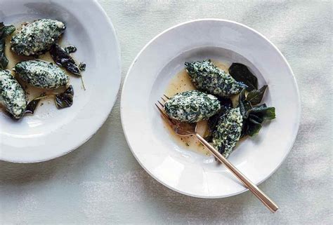 spinach-and-ricotta-gnudi-recipe-leites-culinaria image