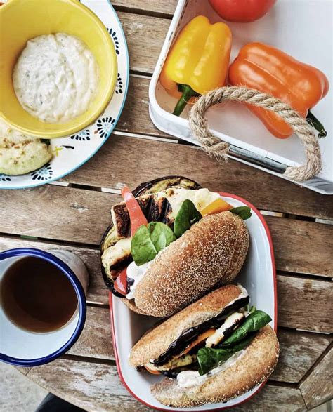 halloumi-and-grilled-vegetable-sandwich-dialas image