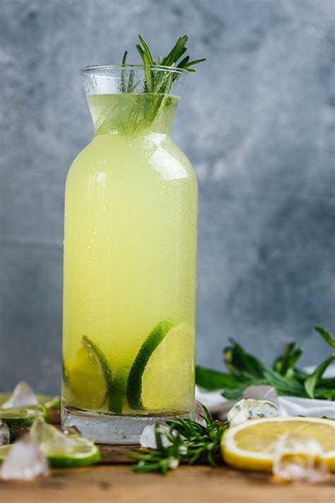 rosemary-vodka-lemonade-give image