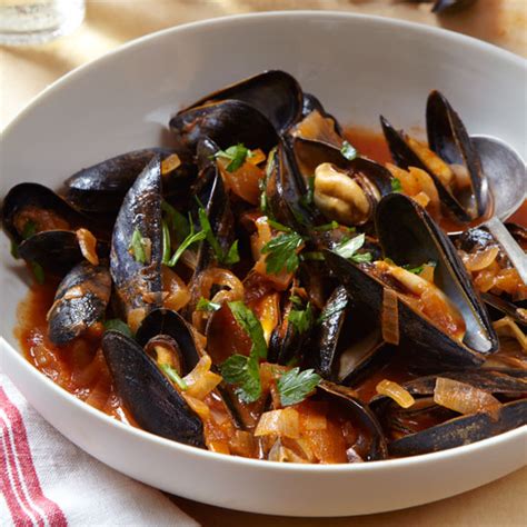 easy-mussel-recipes-ideas-food-wine image