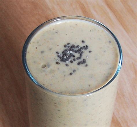 peanut-butter-banana-chia-and-ginger-smoothie image