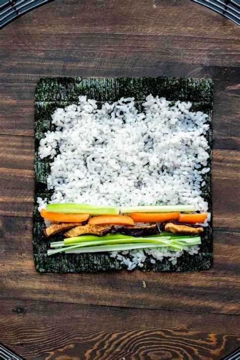 easy-homemade-vegan-sushi-recipe-veggies-dont-bite image