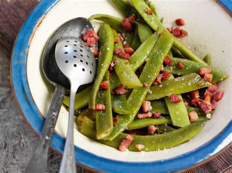 runner-beans-with-bacon-bits-recipe-eat-smarter-usa image