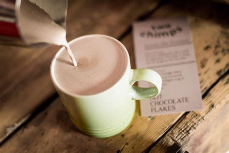how-to-make-a-hot-chocolate-using-an-espresso image