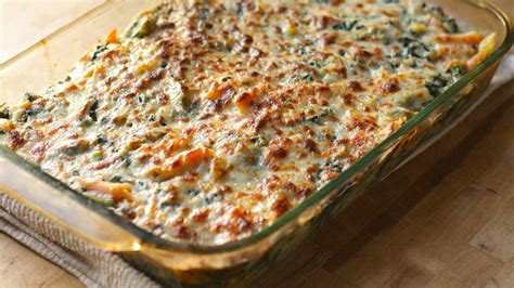 cheesy-spinach-dip-pasta-bake-recipe-pillsburycom image