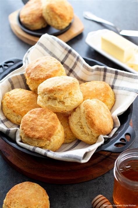 cornmeal-buttermilk-biscuits image
