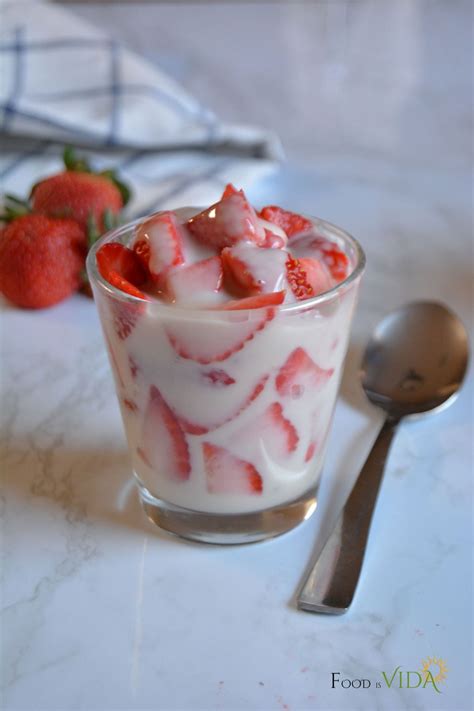 vegan-fresas-con-crema-strawberries-with-sweet image