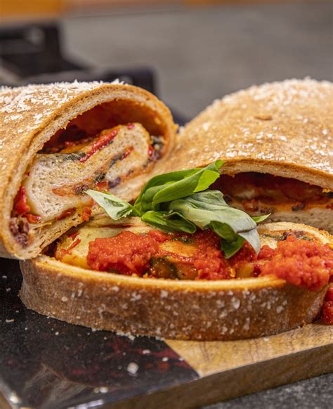 mozzarella-red-pepper-artichoke-stromboli-with-spicy image