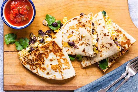 breakfast-quesadilla-with-black-beans-and-eggs image