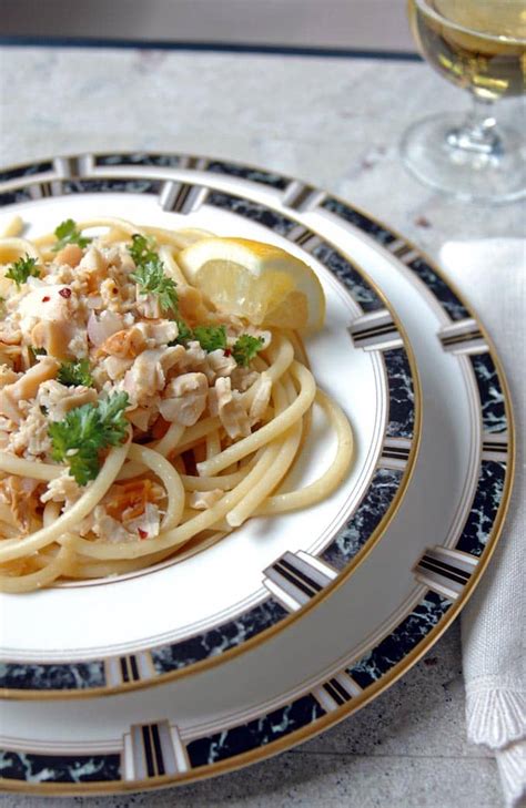 white-wine-clam-sauce-for-pasta-cooking-with-mamma-c image