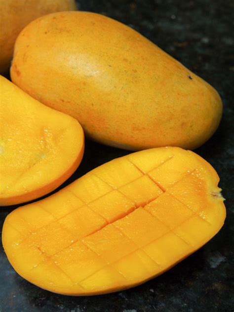 mango-paletas-curious-cuisiniere image
