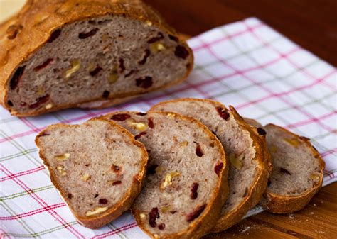 cranberry-walnut-bread-italian-food-forever image