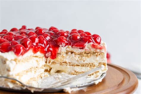no-bake-cherry-cheesecake-icebox-cake-kitchen-divas image