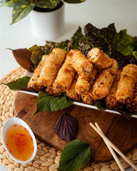 vietnamese-fried-spring-rolls-chả-gi-nem-rn image
