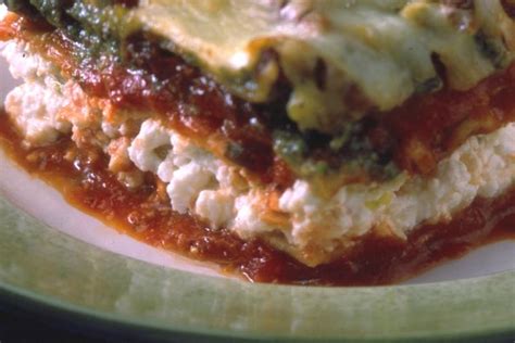 ricotta-lasagna-with-sun-dried-tomato-pesto-sauce image