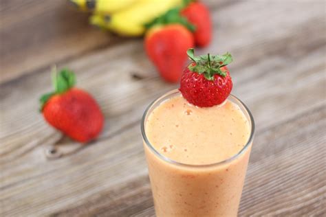 strawberry-mango-banana-smoothie-a-delicious image