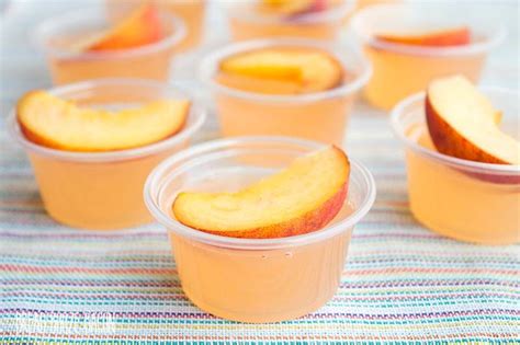 10-best-jello-shots-with-peach-schnapps image