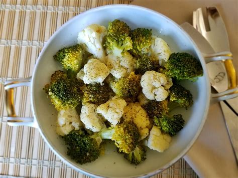 garlic-lemon-broccoli-cauliflower-medley-we-eatt image