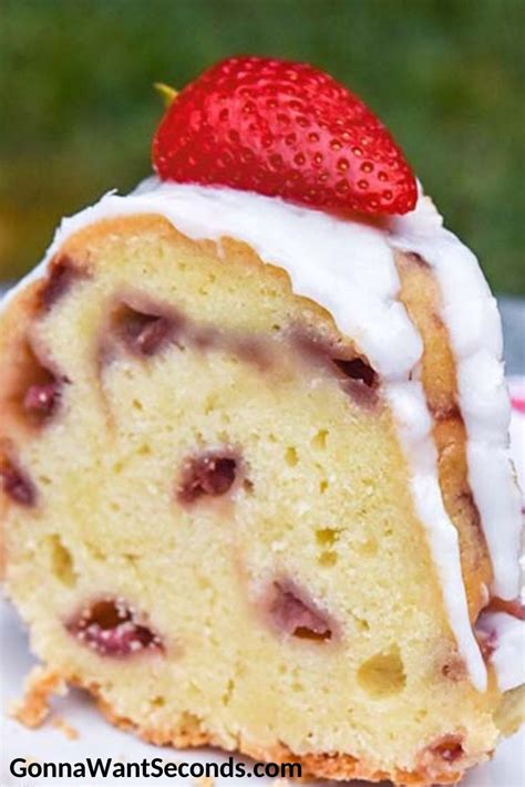 strawberry-pound-cake-gonna-want-seconds image