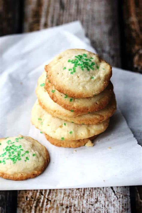 5-ingredient-butter-vanilla-cookies-eating-european image