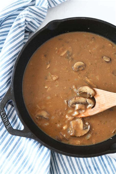 irresistible-mushroom-onion-gravy-recipe-sizzling-eats image