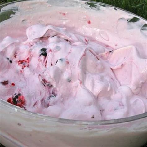 berry-cheesecake-pudding-salad-bigovencom image