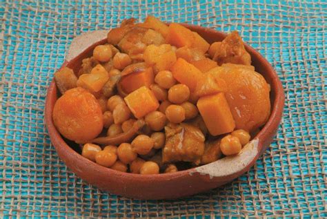 chicken-apricot-and-chickpea-tagine-healthy-food-guide image