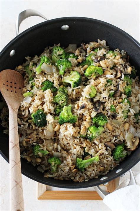 thai-fried-rice-with-broccoli-and-mushrooms-oh-my image