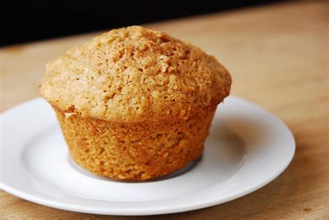 applesauce-oatmeal-muffins-recipe-3-points-laaloosh image