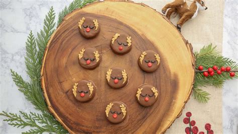 rudolph-will-love-these-reindeer-peanut-butter-cracker image