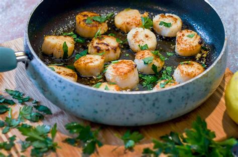 best-wines-with-scallops-what-the-experts-drink-decanter image