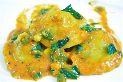 ravioli-recipe-with-broccoli-filling-in-white-and-red image