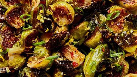 how-to-make-crispy-brussels-sprouts-in-the-oven-bon image