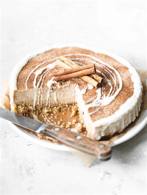 cinnamon-roll-cheesecake-addicted-to-dates image